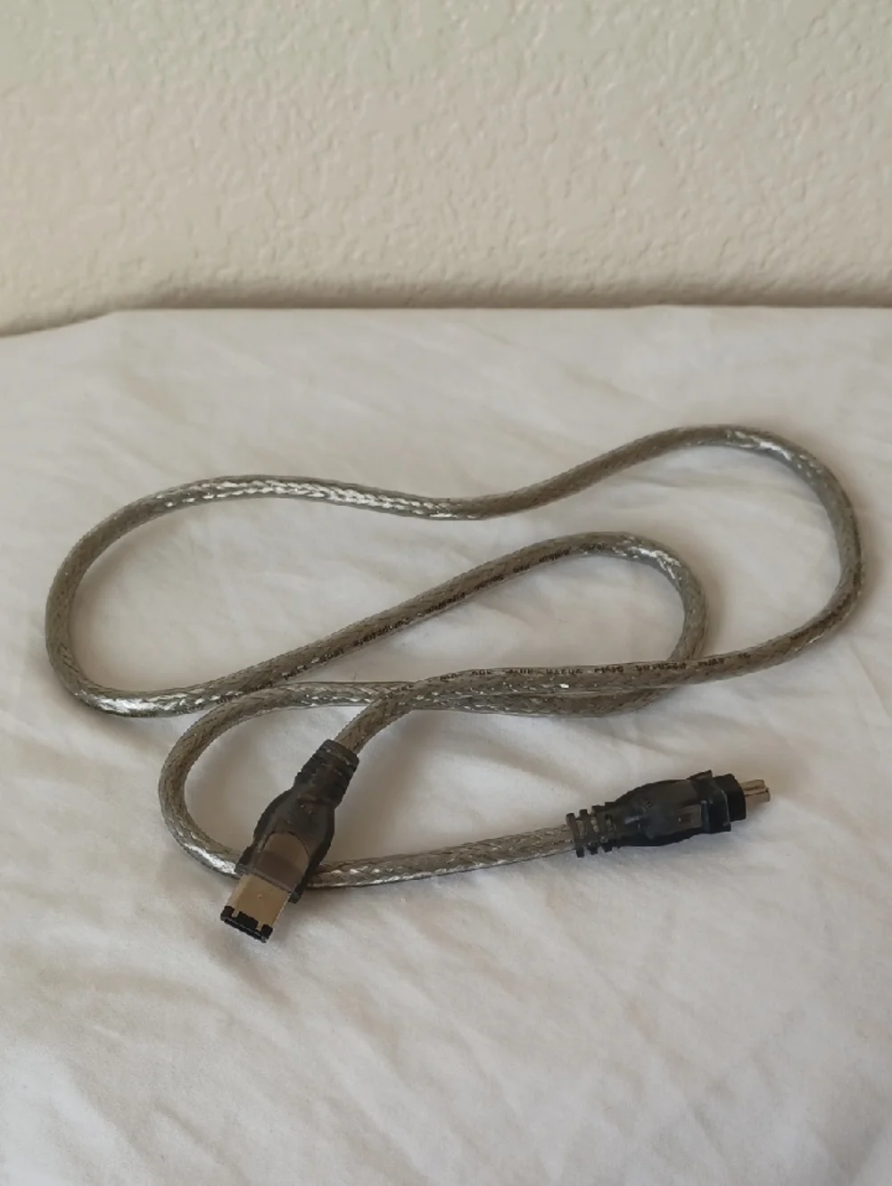 3/$25 SALE Belkin Pro Series FireWire IEEE 1394 Cable 4 pin to 6 pin 400 Mbps 3'